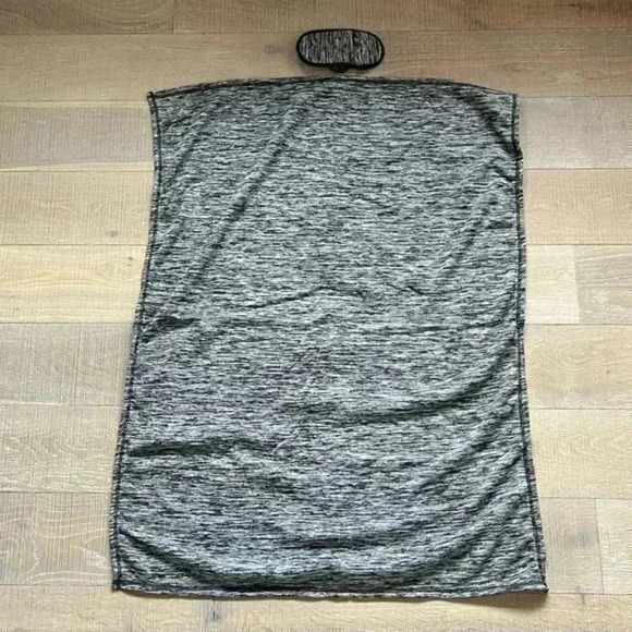 Adorable travel blanket, matching eye mask and black drawstring bag- brand new! - Picture 1 of 4